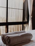 The LOCAL Ari - Hostel