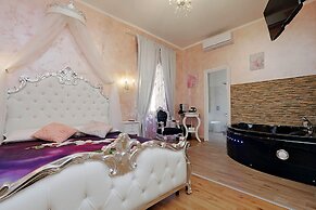 Chilling Hot Tub Suite