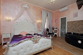 Chilling Hot Tub Suite