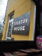 Art Hostel Tolstoy