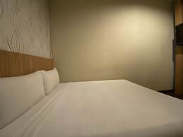 OYO 89752 7 Days Express Hotel