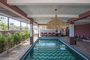 The Sierra - A Luxury Stay