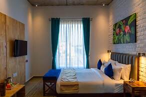 The Sierra - A Luxury Stay