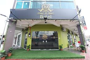 Super OYO 89771 Dane & Shue