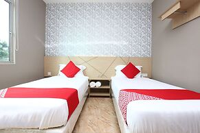 Super OYO 89771 Dane & Shue