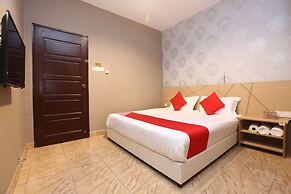 Super OYO 89771 Dane & Shue