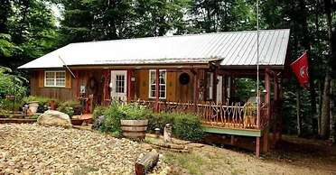 Enchanted - 1 Bedrooms, 1 Baths, Sleeps 2 Cabin by Redawning