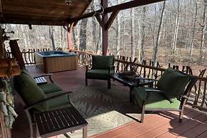 Enchanted - 1 Bedrooms, 1 Baths, Sleeps 2 Cabin by RedAwning