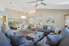 Seahorse Waterfront Pool Home