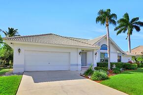 Seahorse Waterfront Pool Home