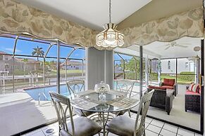 Seahorse Waterfront Pool Home