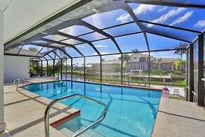 Seahorse Waterfront Pool Home