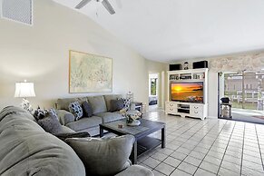 Seahorse Waterfront Pool Home