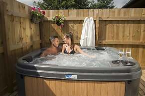 Shrew Lodge Hot Tub