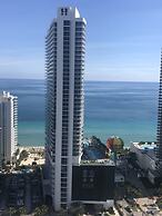 HYDE Beach House Resort Rental