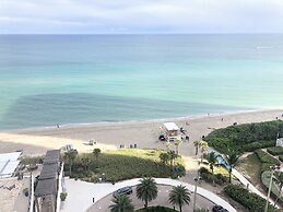 HYDE Beach House Resort Rental