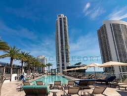 HYDE Beach House Resort Rental