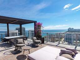HYDE Beach House Resort Rental