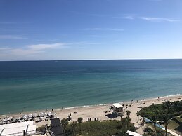 HYDE Beach House Resort Rental