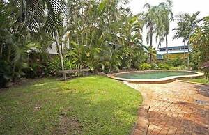 Cairns City Garden Apartment