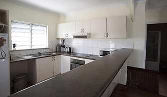 Cairns City Garden Apartment