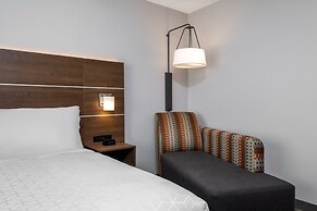 Holiday Inn Express And Suites Colorado Springs South I-25 by IHG
