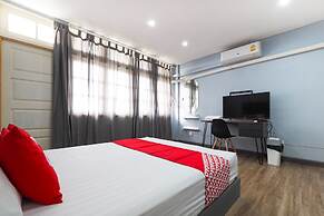 Bossa House Hostel & Cafe