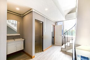 Bossa House Hostel & Cafe