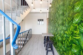 Bossa House Hostel & Cafe