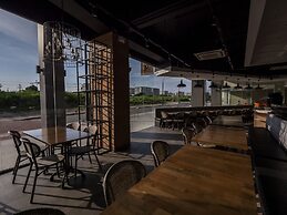 Sequoia Hotel Manila Bay