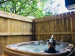 Goldcrest 3 Hot Tub