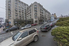 Apartment on Khreshchatyk