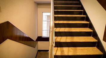 Nexstay Rainbow Business Hotel