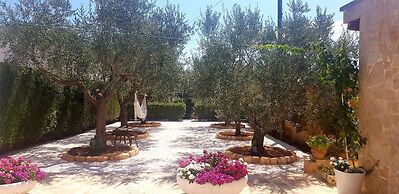 I Cinque Trulli with Swimming Pool