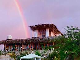 Tiki Surf House - Hostel