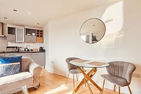 Modern Leeds City Apartment