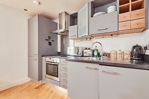 Modern Leeds City Apartment