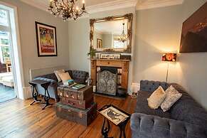 Treherne House & The Malvern Retreat