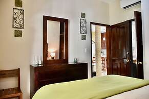 Chan Bahlum By Select