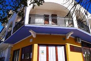 Captain's Beach Apartments