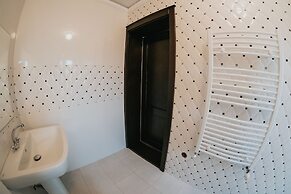 Carla Residence