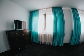 Carla Residence