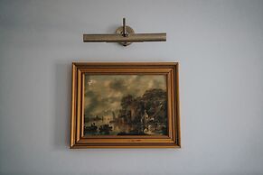 Carla Residence