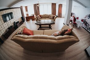 Carla Residence