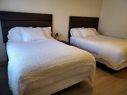 waintel studio-wainwright motel