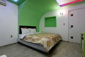 Whitehouse Motel
