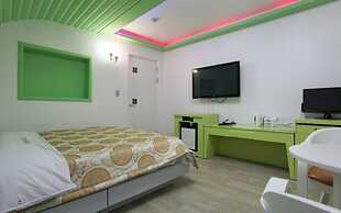 Whitehouse Motel