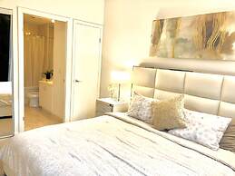 Toronto Downtown Suites Private Terrace