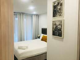 Toronto Downtown Suites City View