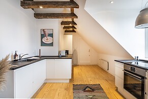 Town Hall Penthouse by Daniel&Jacob’s